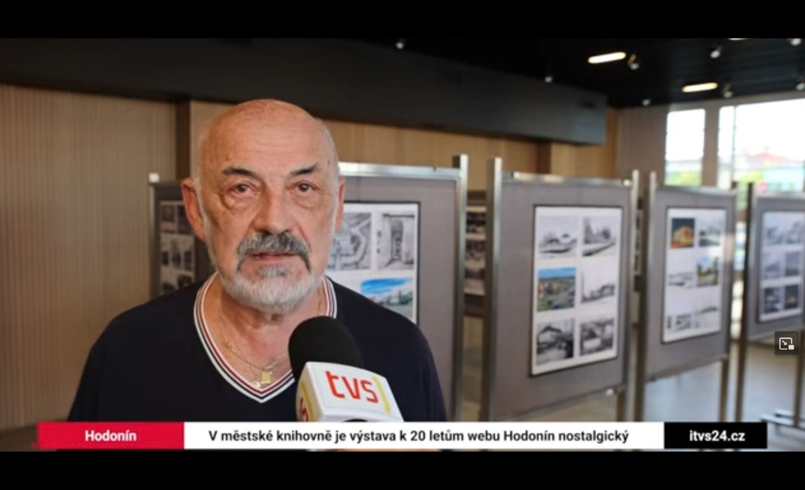 V městské knihovně je k vidění výstava k 20 letům webu Hodonín nostalgický